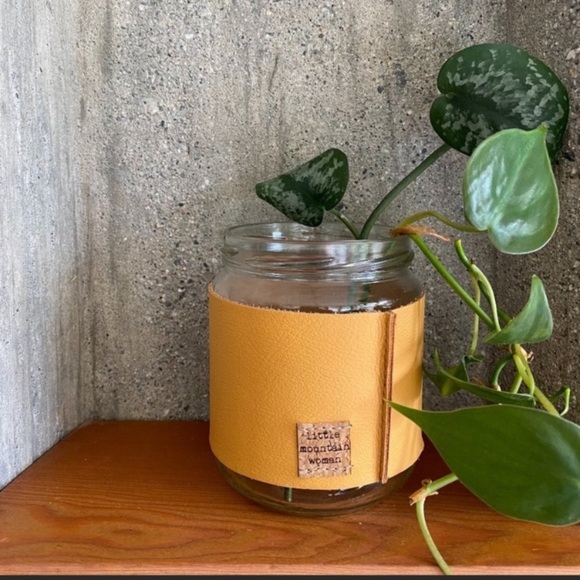 Leather Handcrafted “Grouse” Propagation Vase - Picture 1 of 9